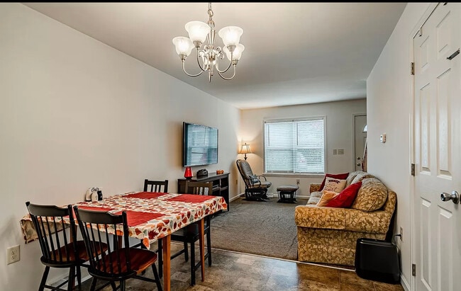 Sala de estar - 122 Belvedere Ave