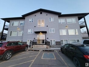 Building Photo - 930-911 11 St