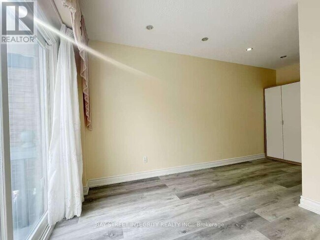 Photo du bâtiment - 7 Fundy Bay Blvd