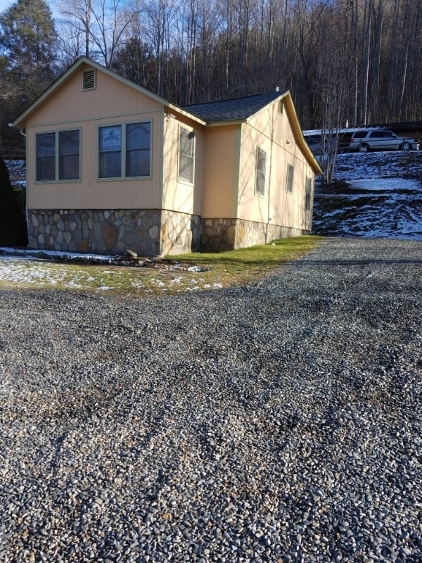 Building Photo - 977 Soco Rd