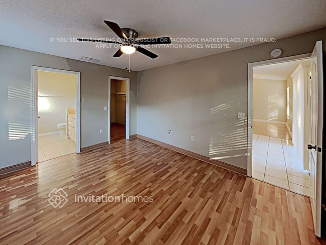 Foto del edificio - 1002 Peachwood Dr
