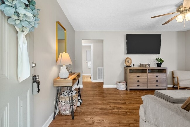 Building Photo - 401 Pacific Ave