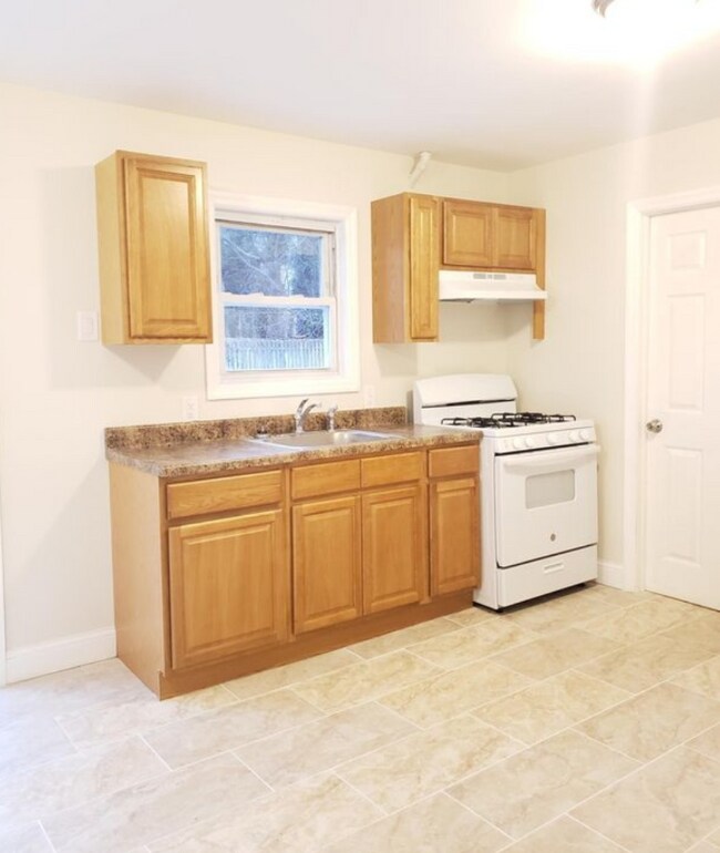 Building Photo - 1152 Longboat Ave