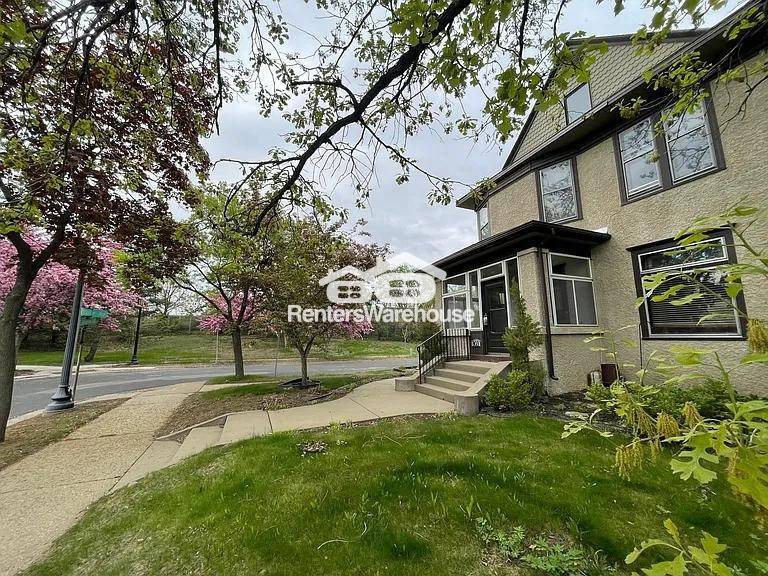 Primary Photo - 803 Huron Blvd SE