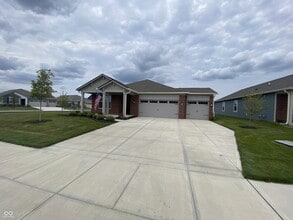 Building Photo - 5102 Astor Wy
