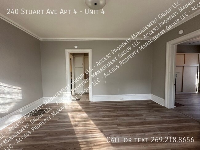 Building Photo - 240 Stuart Ave