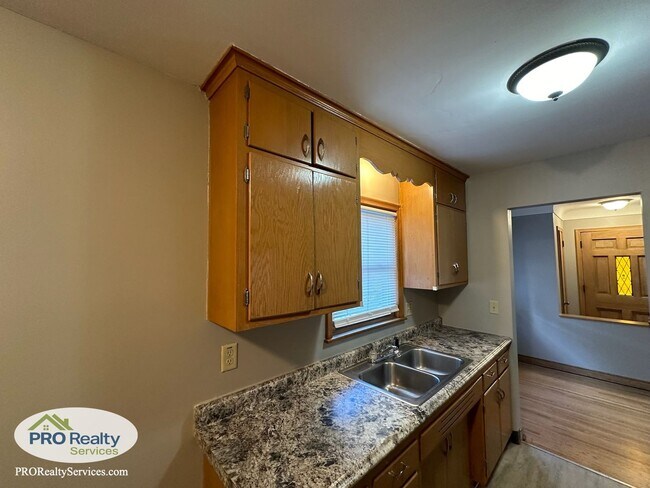 Foto del edificio - 3 Bedroom Home in South Saint Paul