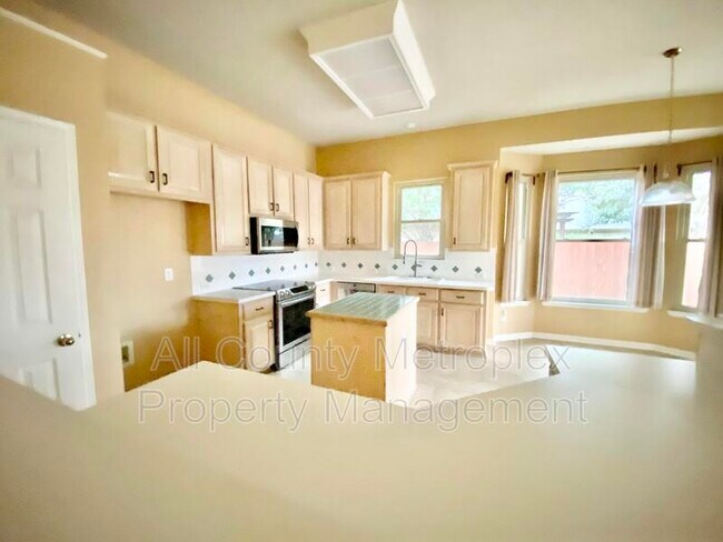 Building Photo - 113 Somerset Dr