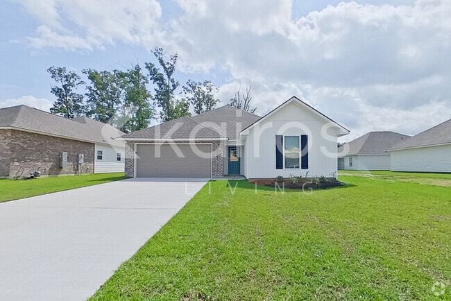 Building Photo - 13799 Pinyon Dr