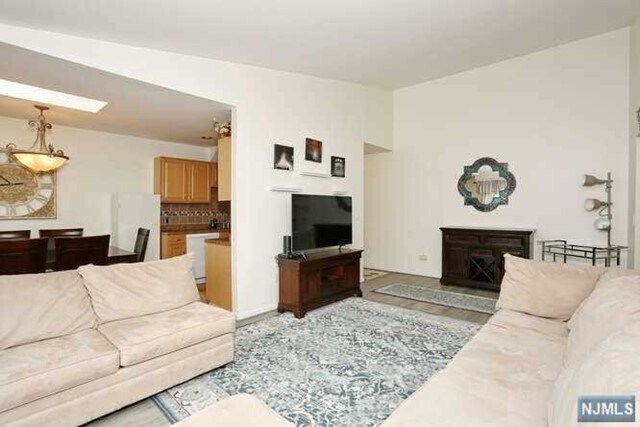 Building Photo - 272 Kipp St