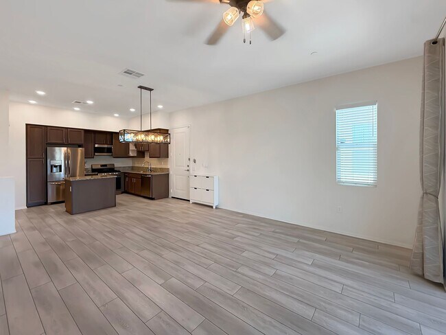 Building Photo - Spacious 4BR/3.5BA Townhome in Otay Ranch ...