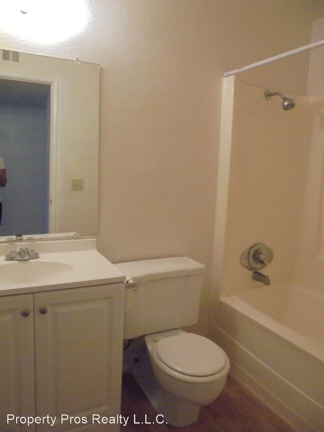 Building Photo - 3 br, 2 bath House - 941 S. 5th Street
