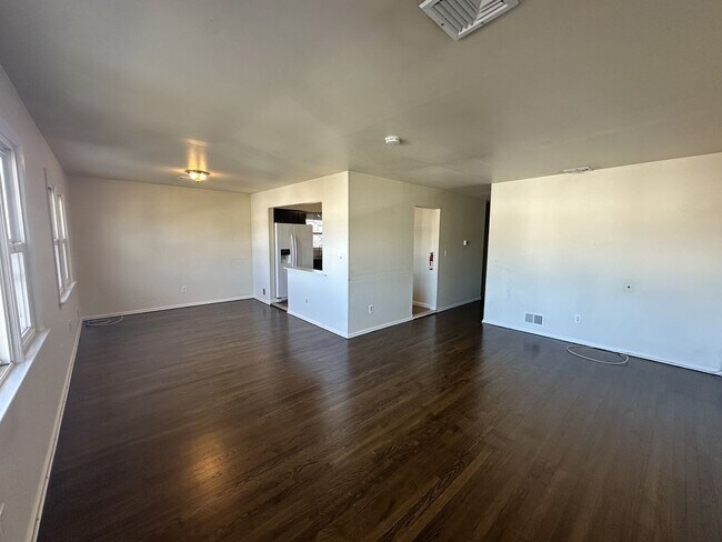 Building Photo - 12 Lincoln Ave