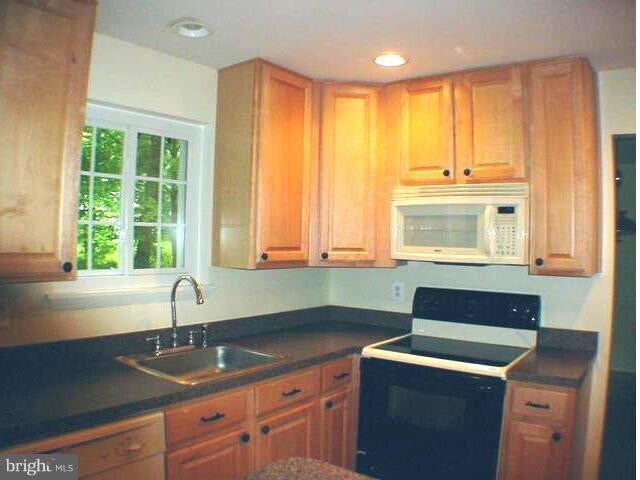 Foto del edificio - 14154 Flint Rock Rd