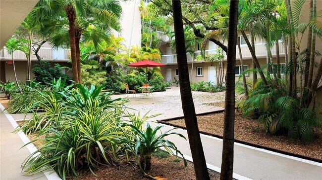 Foto del edificio - 7740 Camino Real