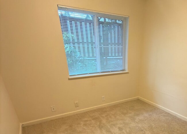 Foto del interior - Husky Court Apartments