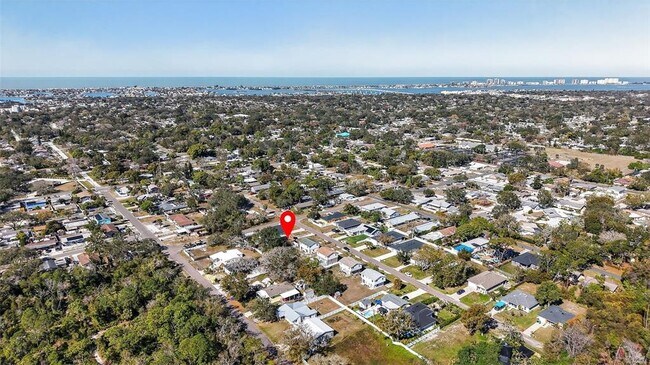 Foto del edificio - 2174 19th Ave SW