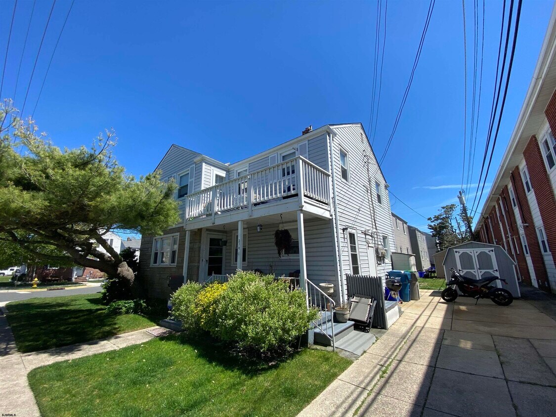 Primary Photo - 214 N Harding Ave