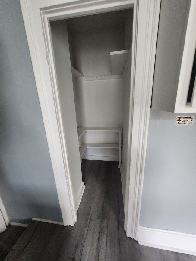 Foto del edificio - 2 bedroom with bonus room west side