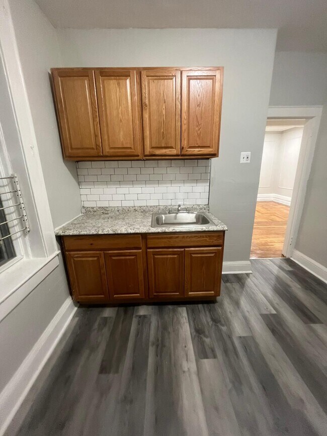 Building Photo - 73 Headley Ter