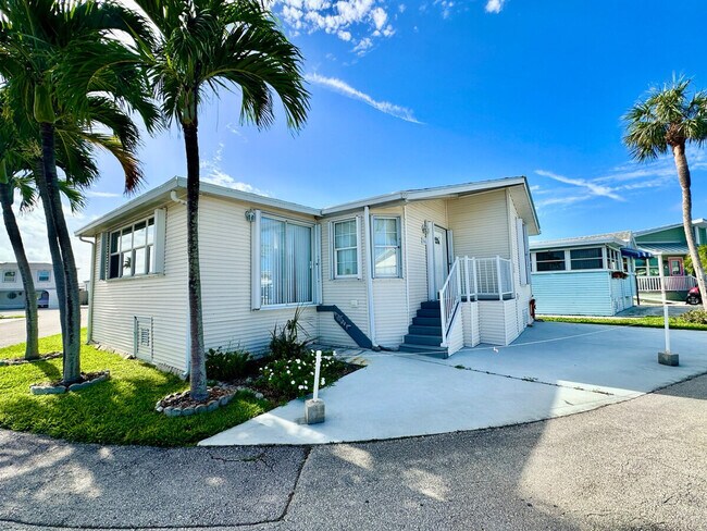 Foto del edificio - 467 Nettles Blvd