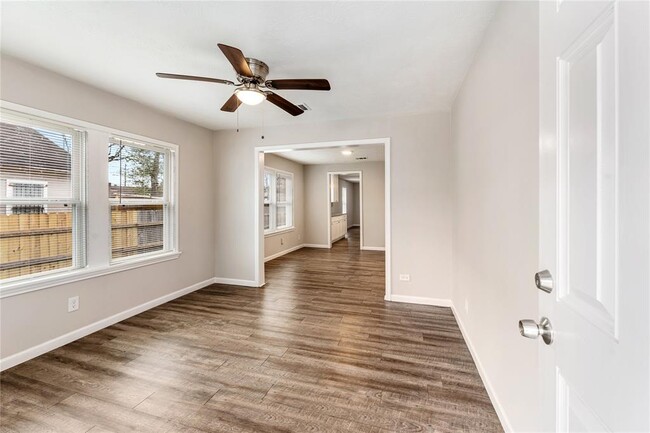 Building Photo - 3722 Seabrook St