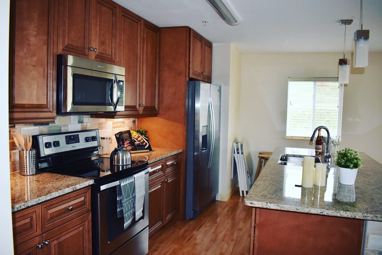 Foto principal - 1000 Wingate Dr