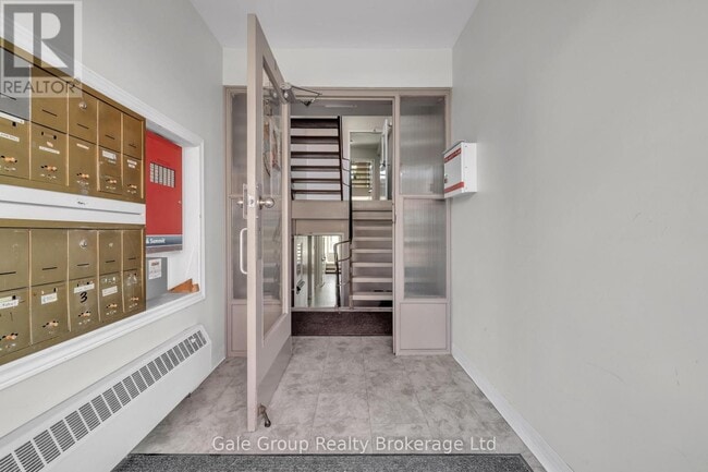 Photo du bâtiment - 75 Hale St