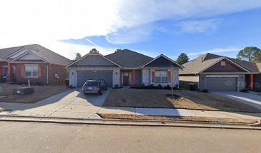 Building Photo - 107 Cypress Holw Trl