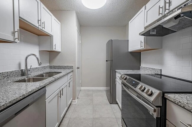 Interior Photo - Heritage Oaks