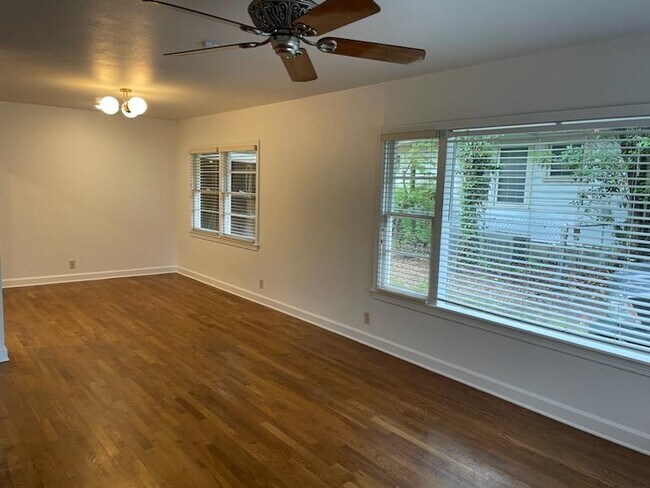 Building Photo - 6106 Bull Creek Rd