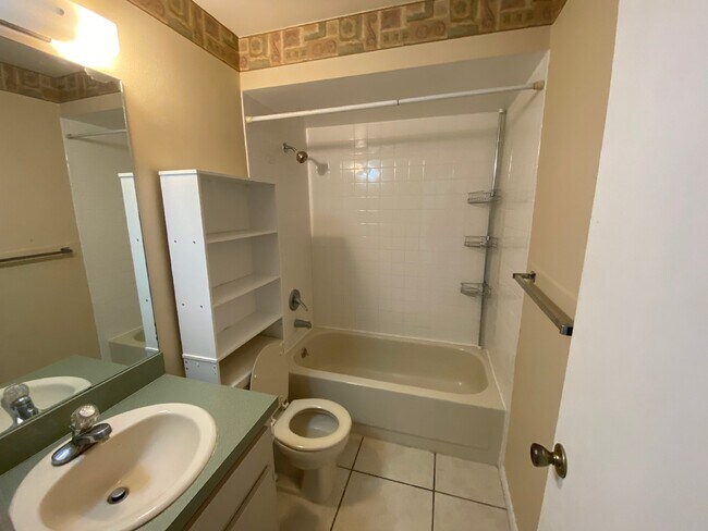 Foto del edificio - "Charming 2 Bed, 1 Bath Seffner Rental"