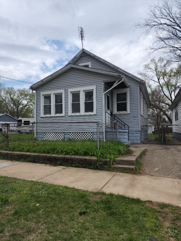 Building Photo - 2915 W Trewyn Ave