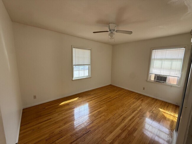 Foto del edificio - 417 E Walnut Ave