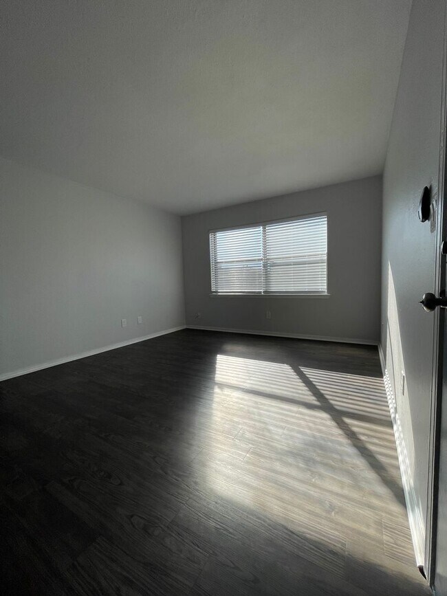 Foto del edificio - 4005 NW Ozmun Ave