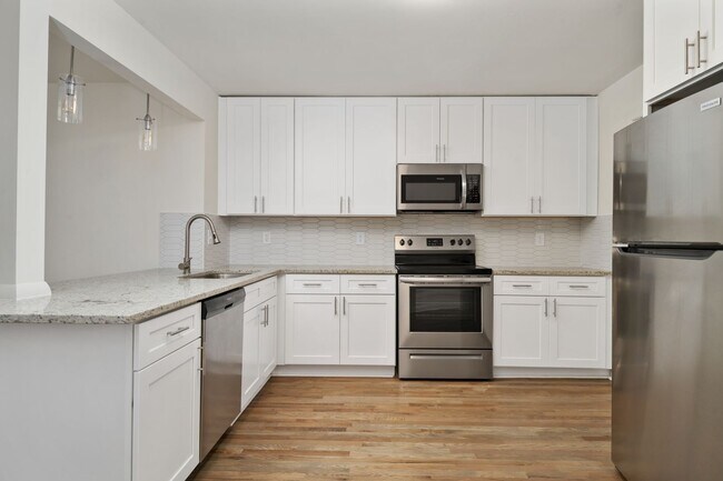 Building Photo - Discover your ideal urban retreat!