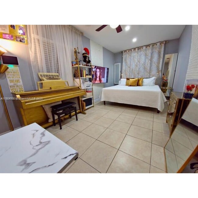 Building Photo - 3324 NW 14th St