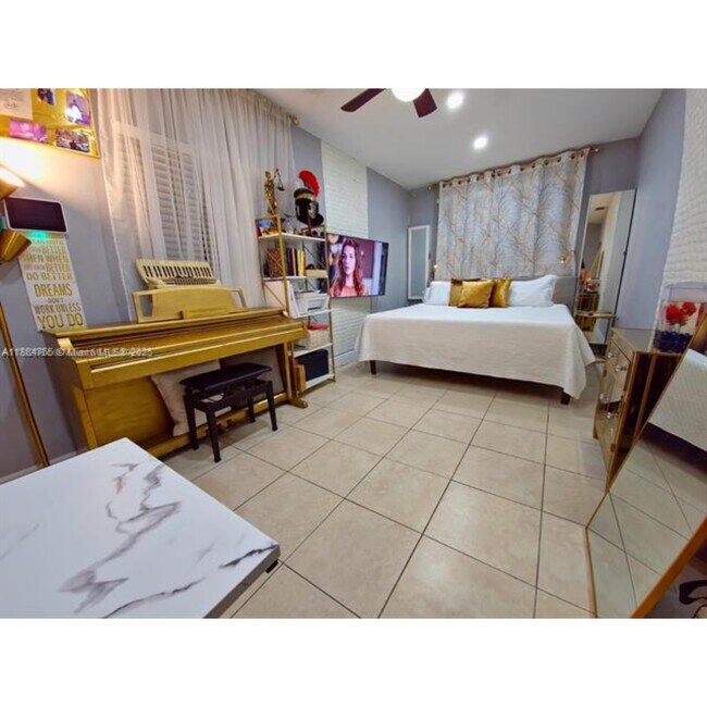 Foto del edificio - 3324 NW 14th St