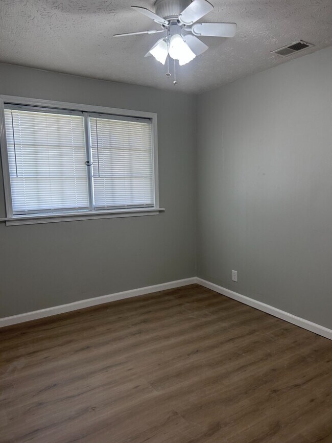 Foto del edificio - 1517 Highpoint Ave