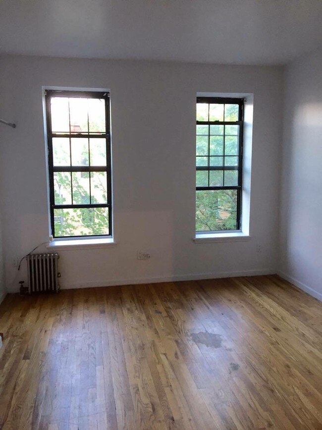 Building Photo - 553 Wilson Ave