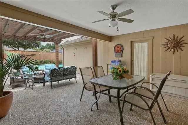 Foto del edificio - 2403 Blue Cypress Dr