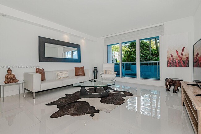Building Photo - 2301 Collins Ave