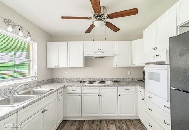 Building Photo - 3 br, 2 bath House - 3210 Carleton Circle ...