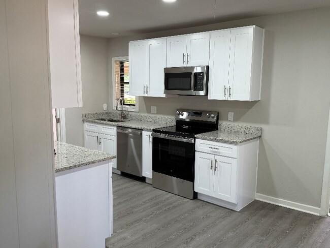 Building Photo - 8274 Lifford Pl