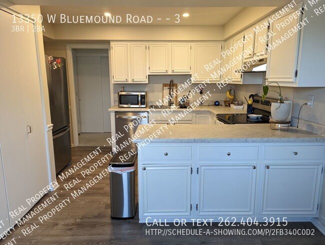 Building Photo - Three Bedroom 2 Full Bath Condo