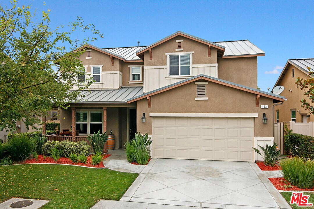 Primary Photo - 193 PELICAN POINTE Ct