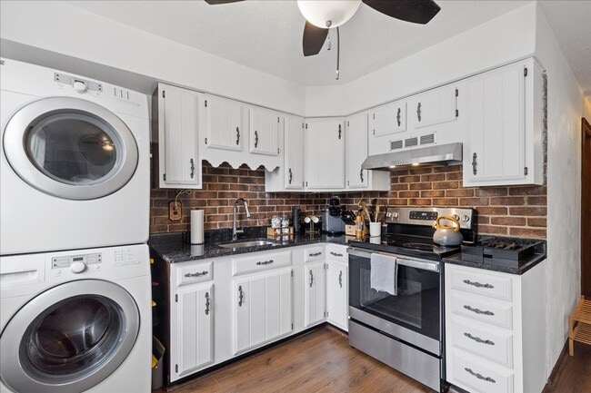 Photo - 149 43rd St Apartment