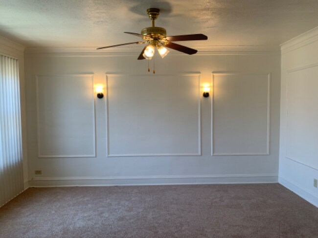 Foto del edificio - 8220 S Langley Ave