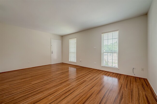 Building Photo - 6402 Del Monte Dr
