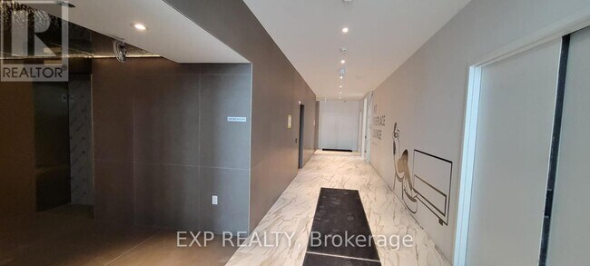 Photo du bâtiment - 448 Burnhamthorpe Rd W